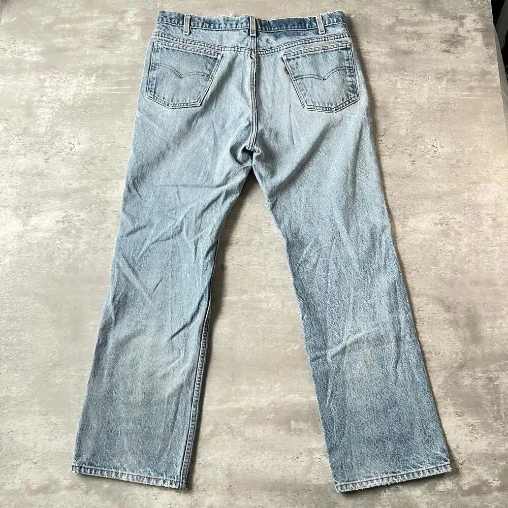 Vintage Levi's 517 Orange Tab Light Wash Denim Jeans Fit (36x29)